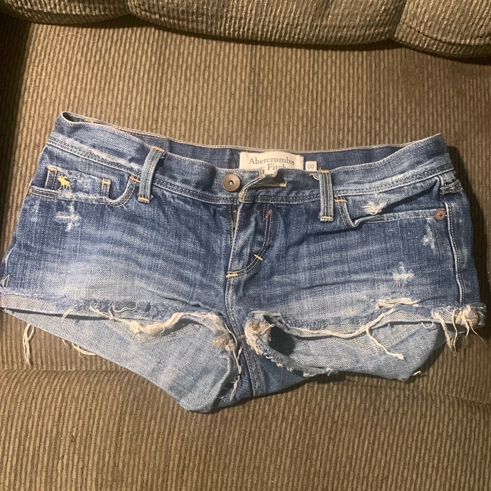 ⭐️ Abercrombie & Fitch AF Ripped Frayed Denim Short Shorts 00 24